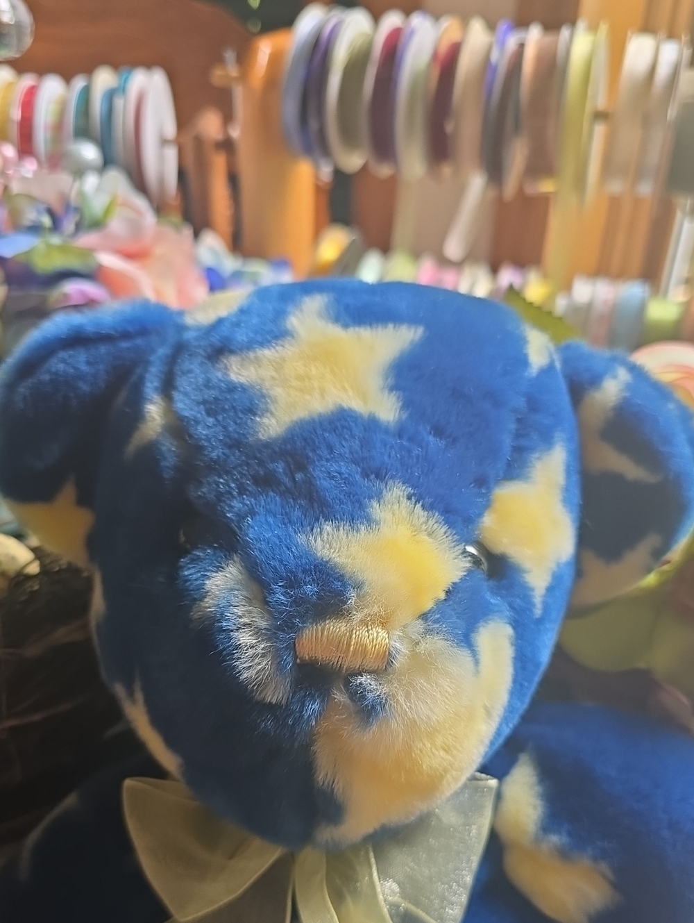 Vintage Mary Meyer 1999 Starbright Blue Bear With Gold Stars and Gold Ribbon Bow - Picture 6 of 6